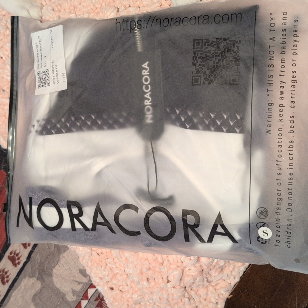 Color-Block Blouse - Picture 7 of 7